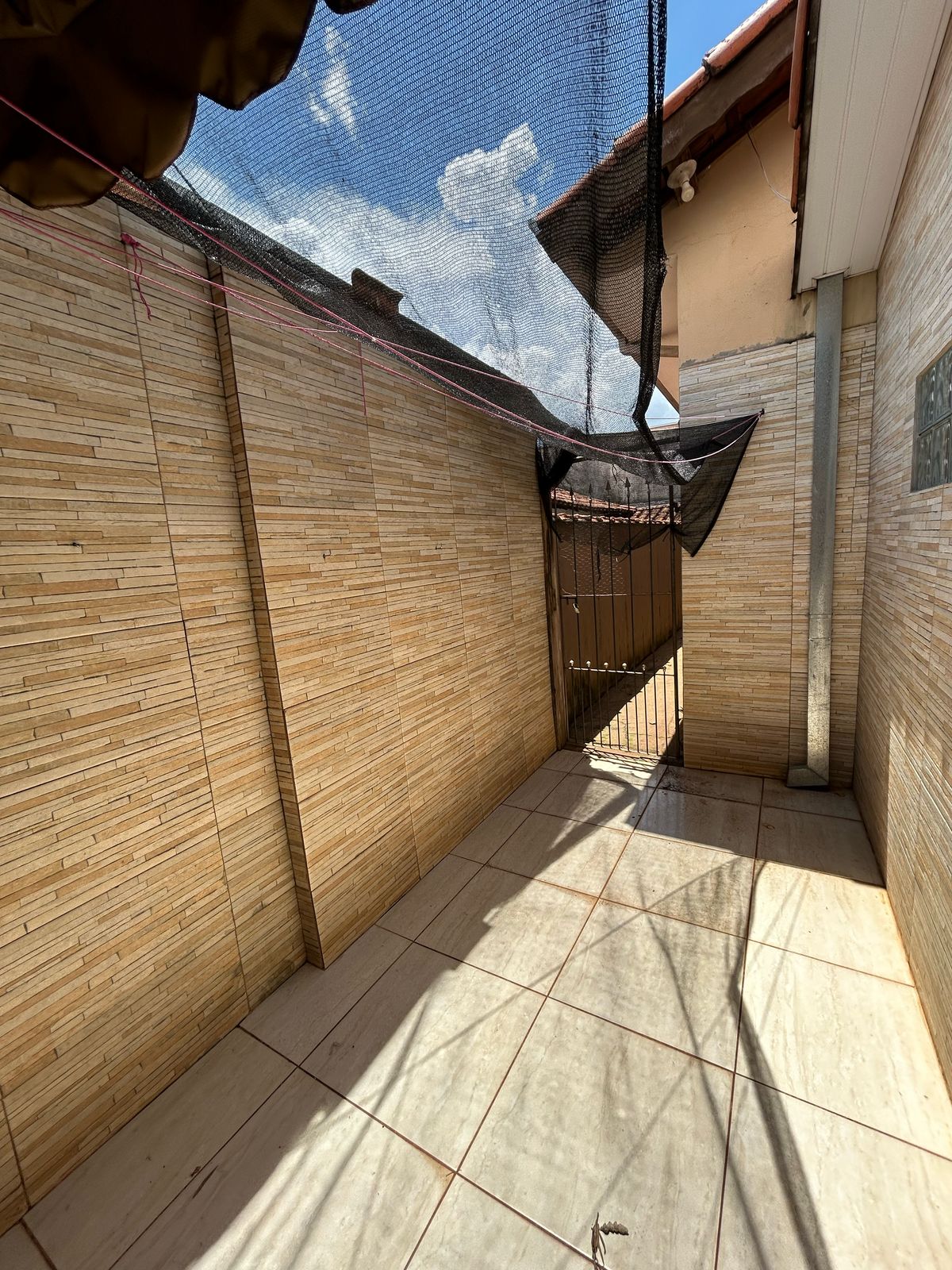 CASA NO JD PRIVEIRA