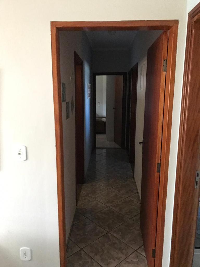 CASA EM EXELENTE LOCALIZAÇÃO