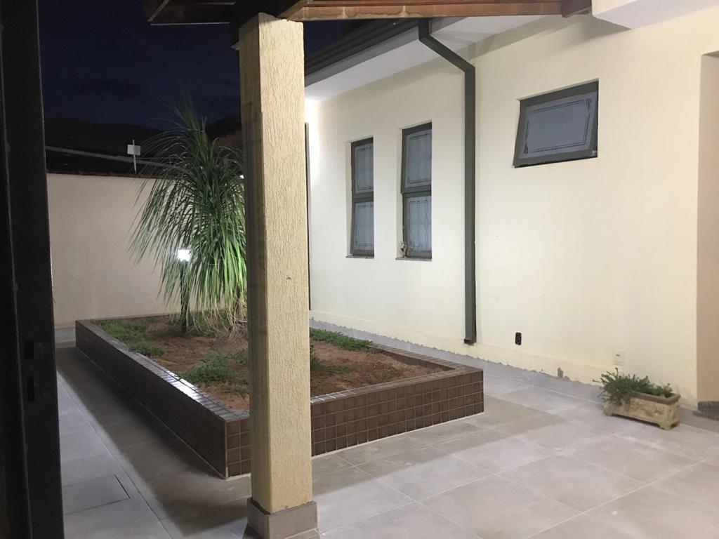 CASA EM EXELENTE LOCALIZAÇÃO