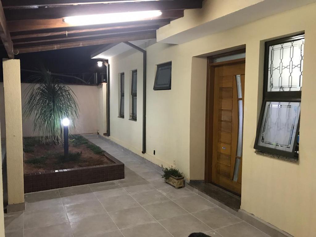 CASA EM EXELENTE LOCALIZAÇÃO