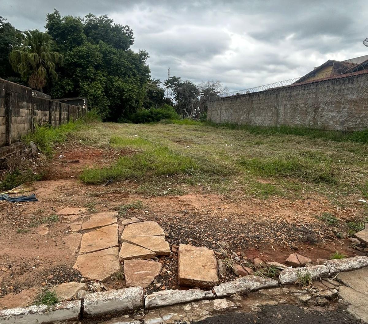 VENDO TERRENO NO CENTRO