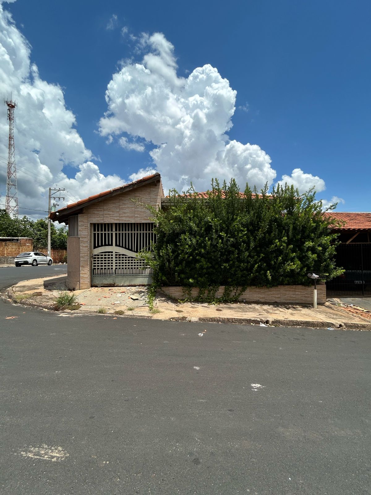 CASA NO JD PRIVEIRA